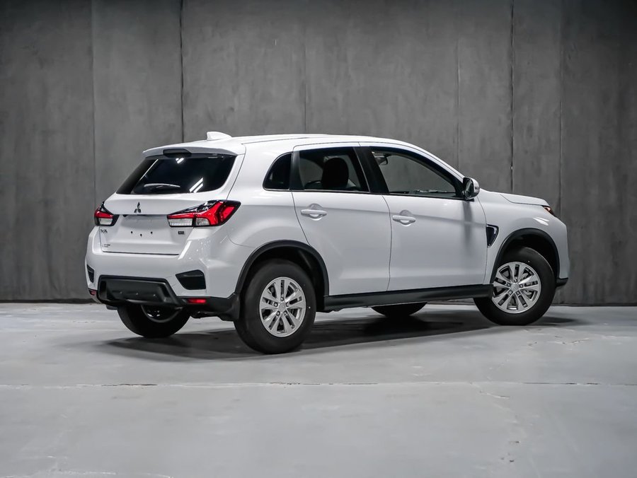 2026 Mitsubishi RVR SE White Diamond