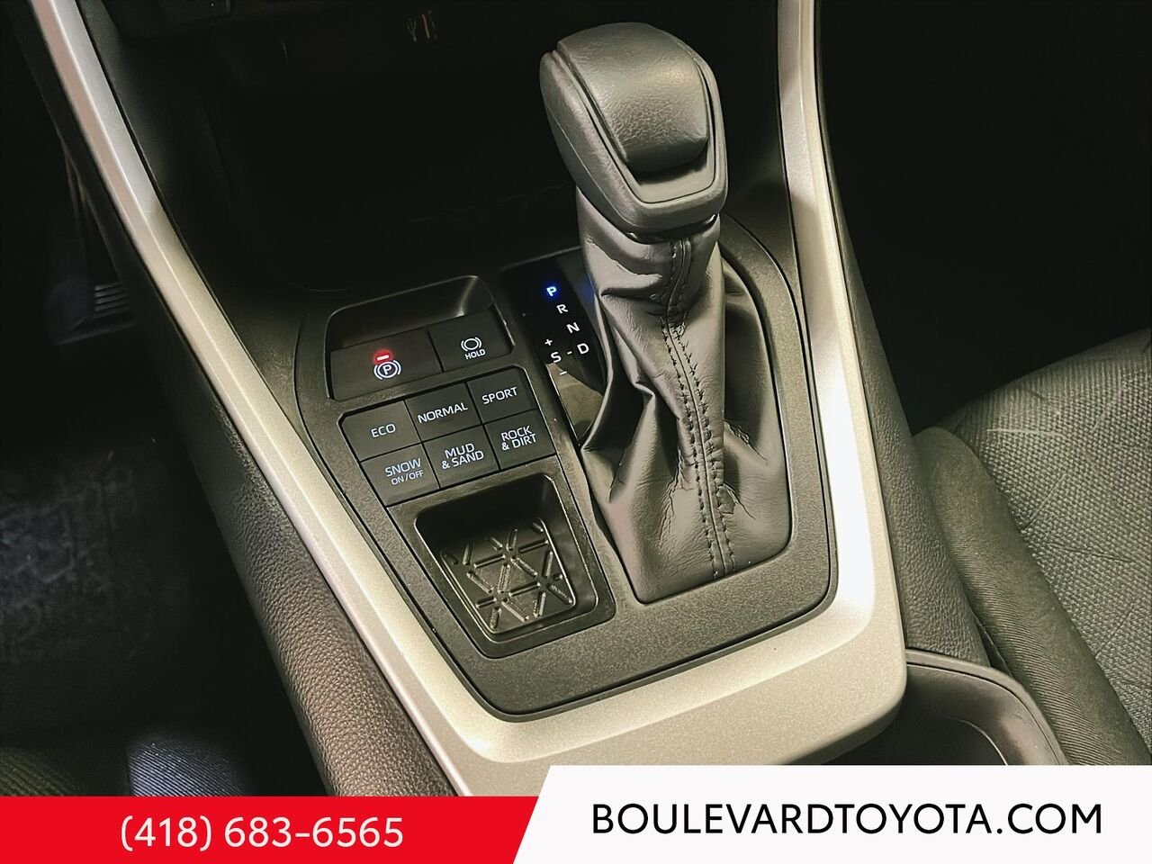 Toyota RAV4 100372A-12 | LE, AWD 2025 Blanc Québec - photo #15