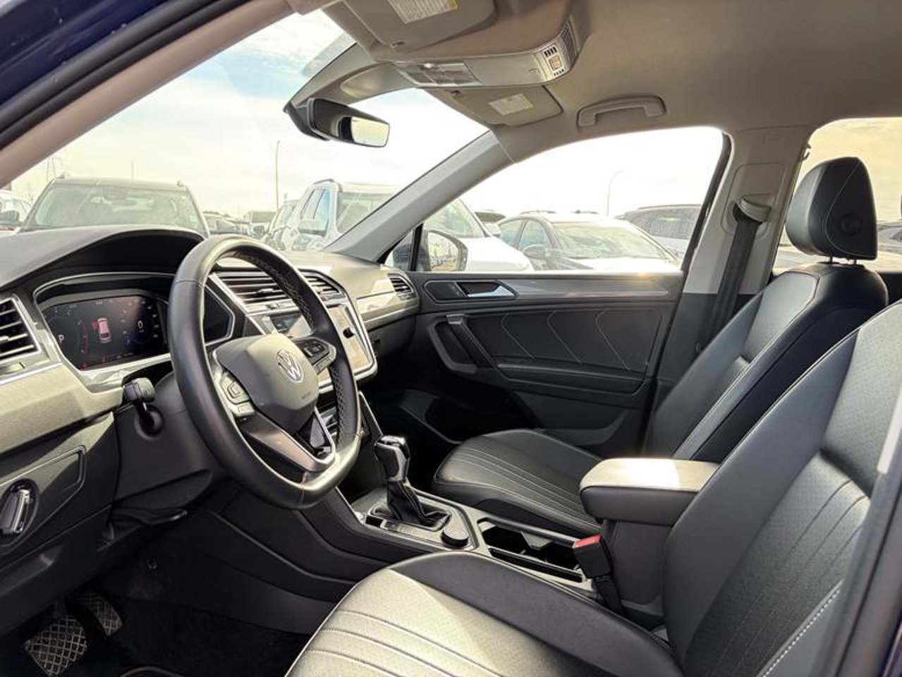 2024 Volkswagen Tiguan Comfortline 4MOTION Blue Sherwood Park - photo #5