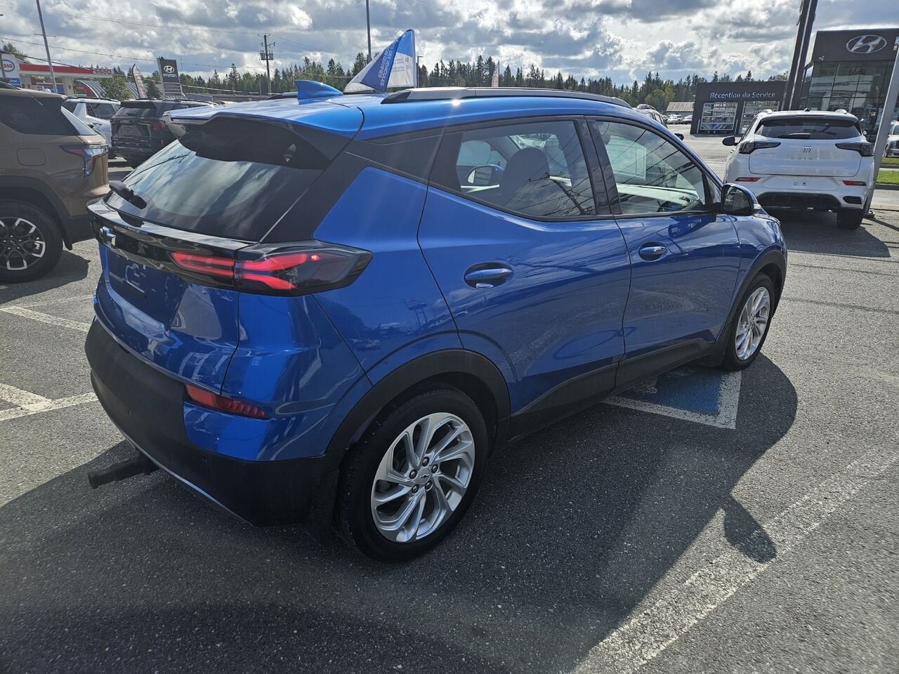 2023 Chevrolet Bolt EUV Traction avant 4 portes LT Blue Thetford Mines - photo #2
