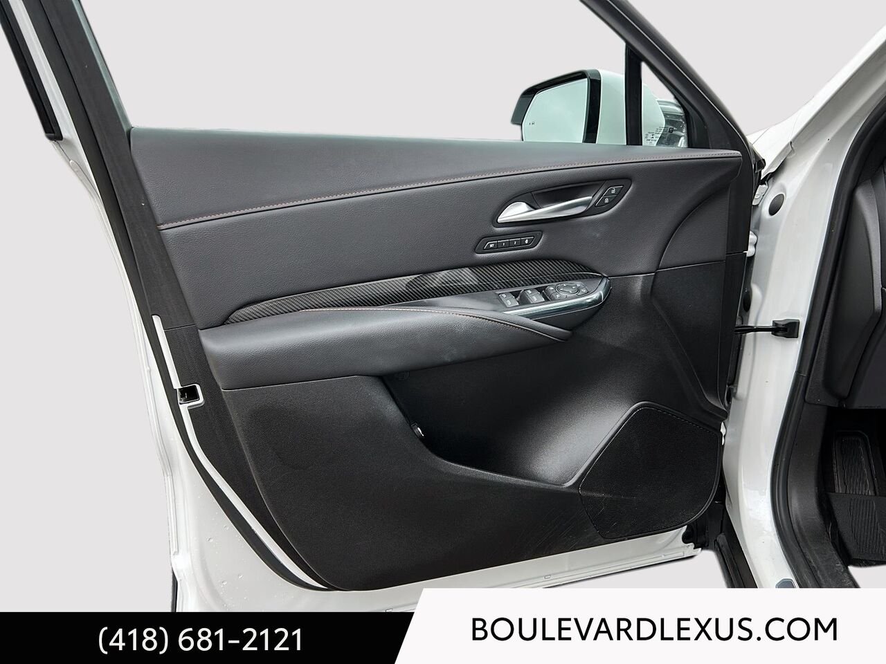 2023 Cadillac XT4 601193 | Traction intégrale, 4 portes Sport White Quebec - photo #7