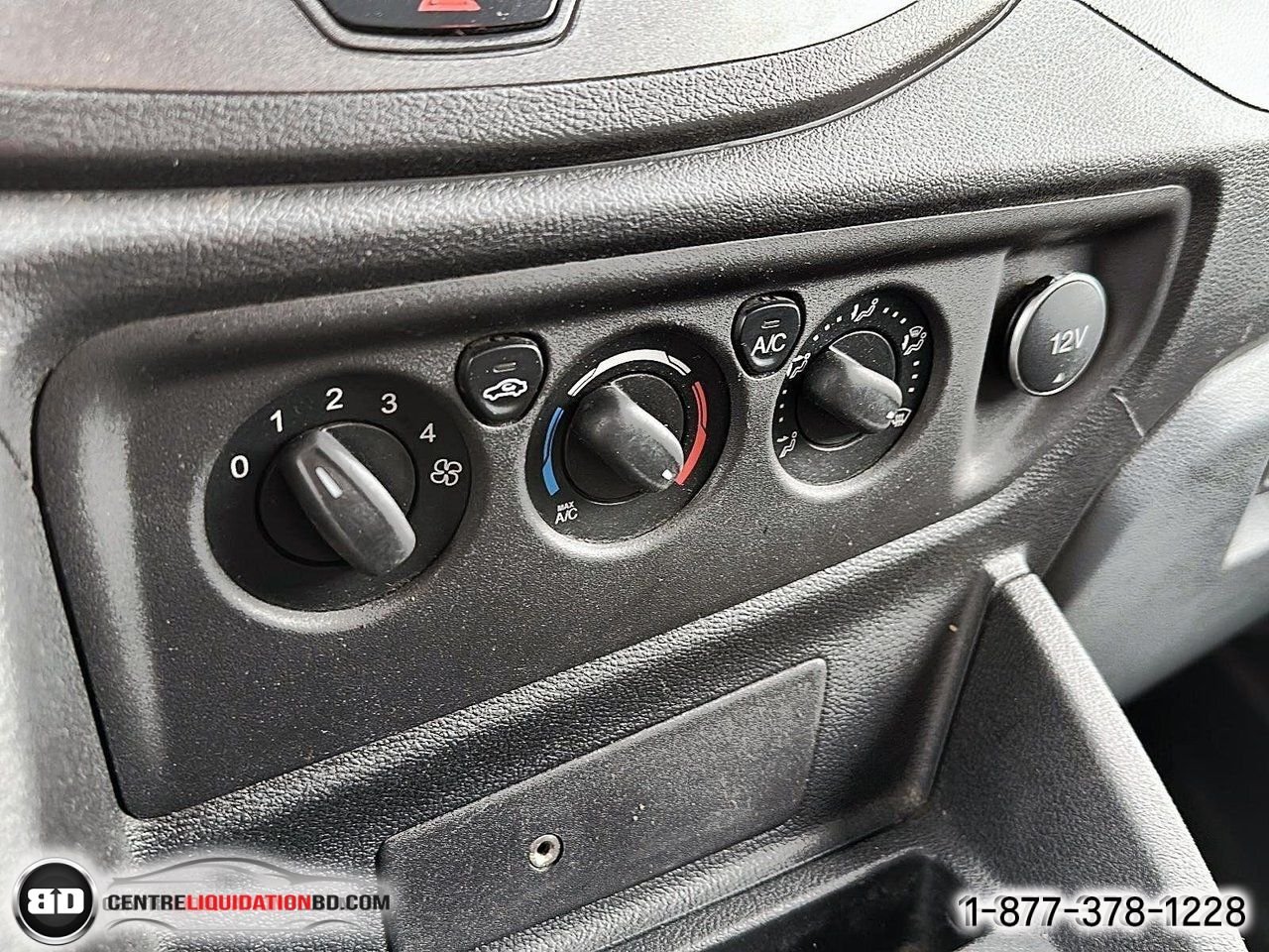 Ford TRANSIT CUTAWAY BOITE 14 PIEDS | A8010 2018 Blanc Granby - photo #14