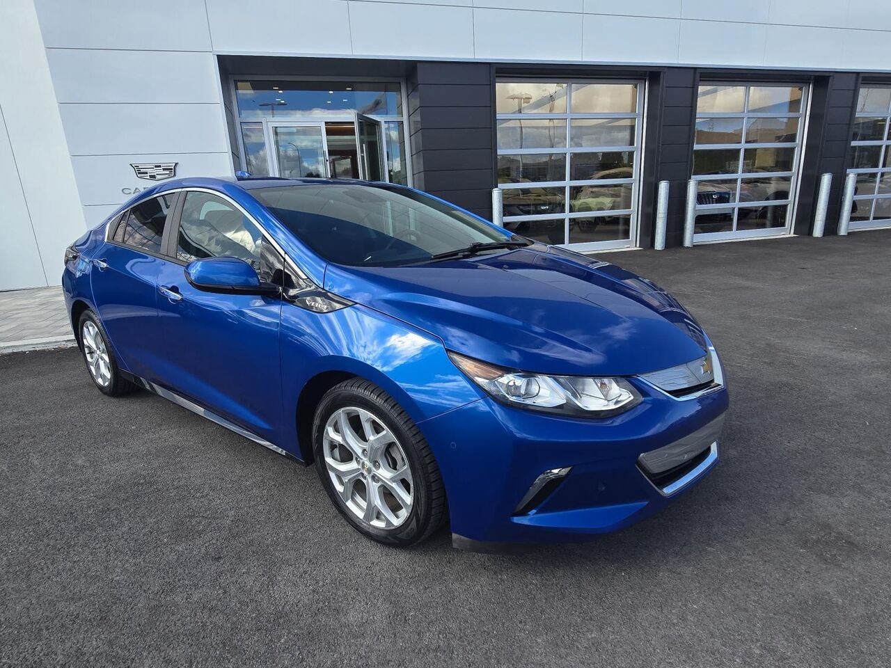 2017 Chevrolet Volt Premier Blue Laval - photo #2