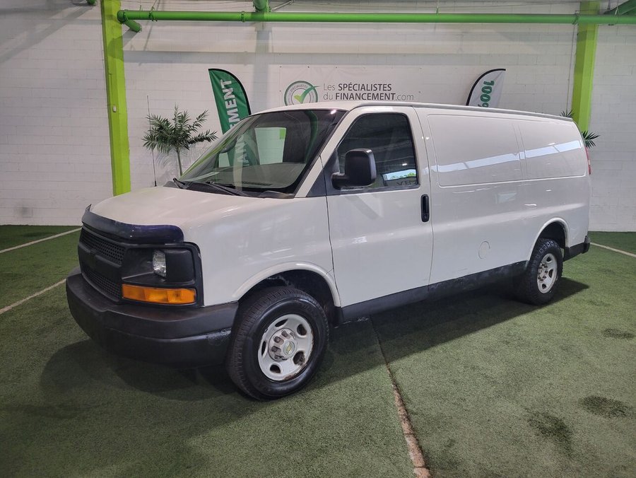 2007 Chevrolet Express Cargo Van 2007 White