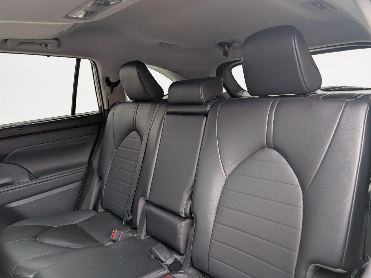 2023 Toyota Highlander 5TDKDRBH8PS027958 Silver Sherbrooke - photo #7