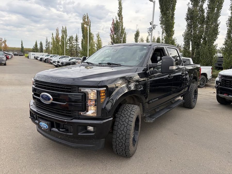 2019 Ford Super Duty F-350 SRW LARIAT Ultimate Sport FX4 6.7L Powerstroke | Navigation Black