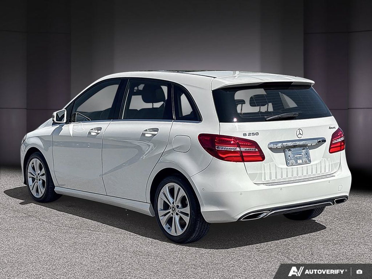 Mercedes-Benz B-Class WDDMH4GB5JJ447885 2018 Blanc Mirabel - photo #2