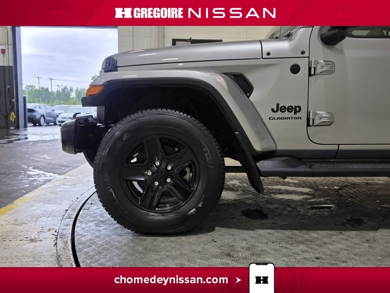 2021 Jeep Gladiator White Laval - photo #12