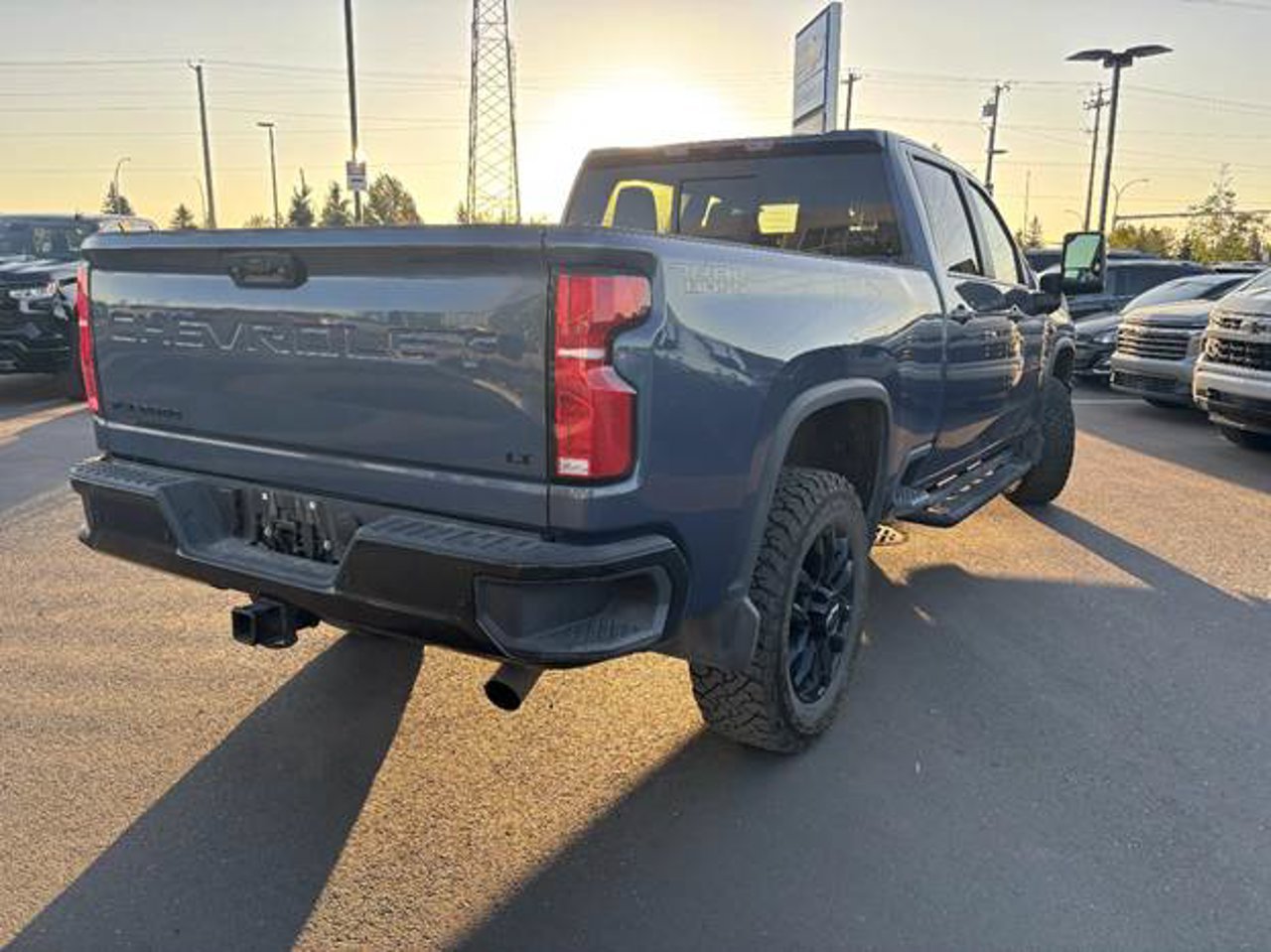 2025 Chevrolet Silverado 3500HD 4WD Crew Cab 159 LT Blue Sherwood Park - photo #4