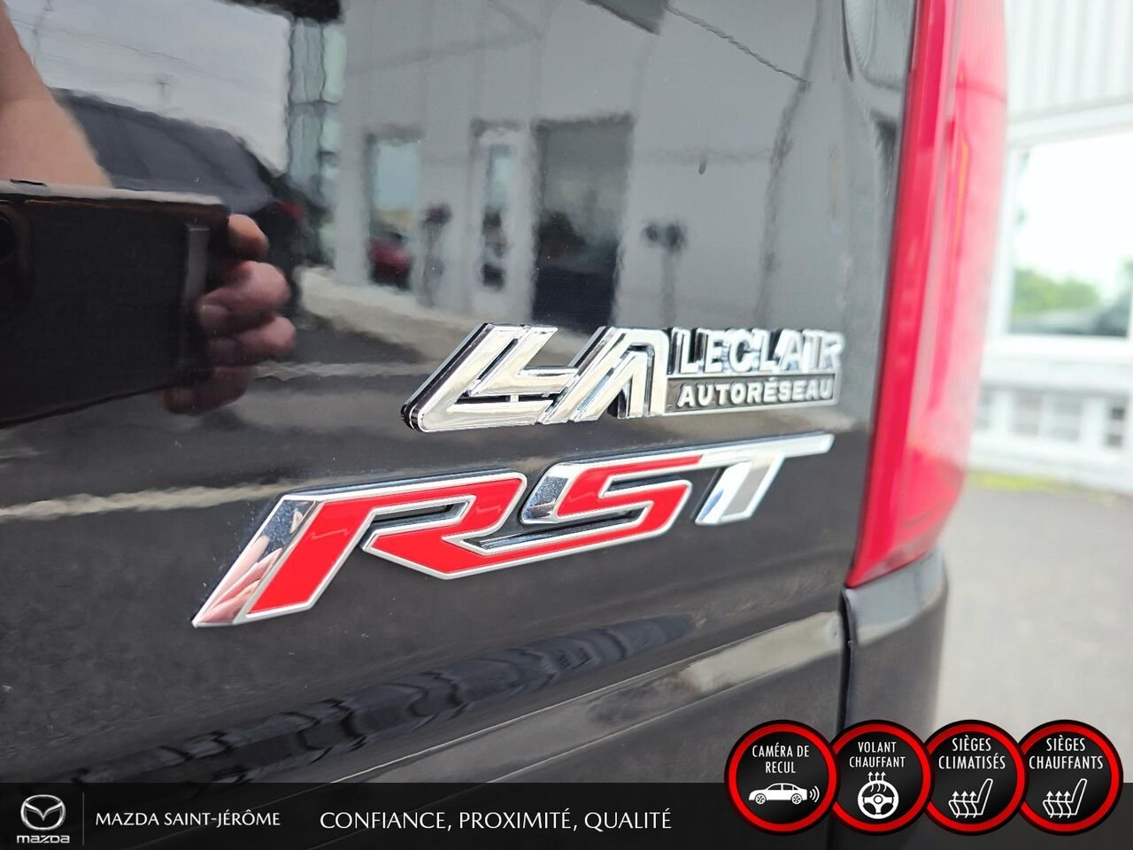 2026 Chevrolet Silverado 1500 RST | CABINE MULTIPLACE | COUVRE-CAISSE RIGIDE | MARCHEPIEDS Black Saint-Jérôme - photo #8
