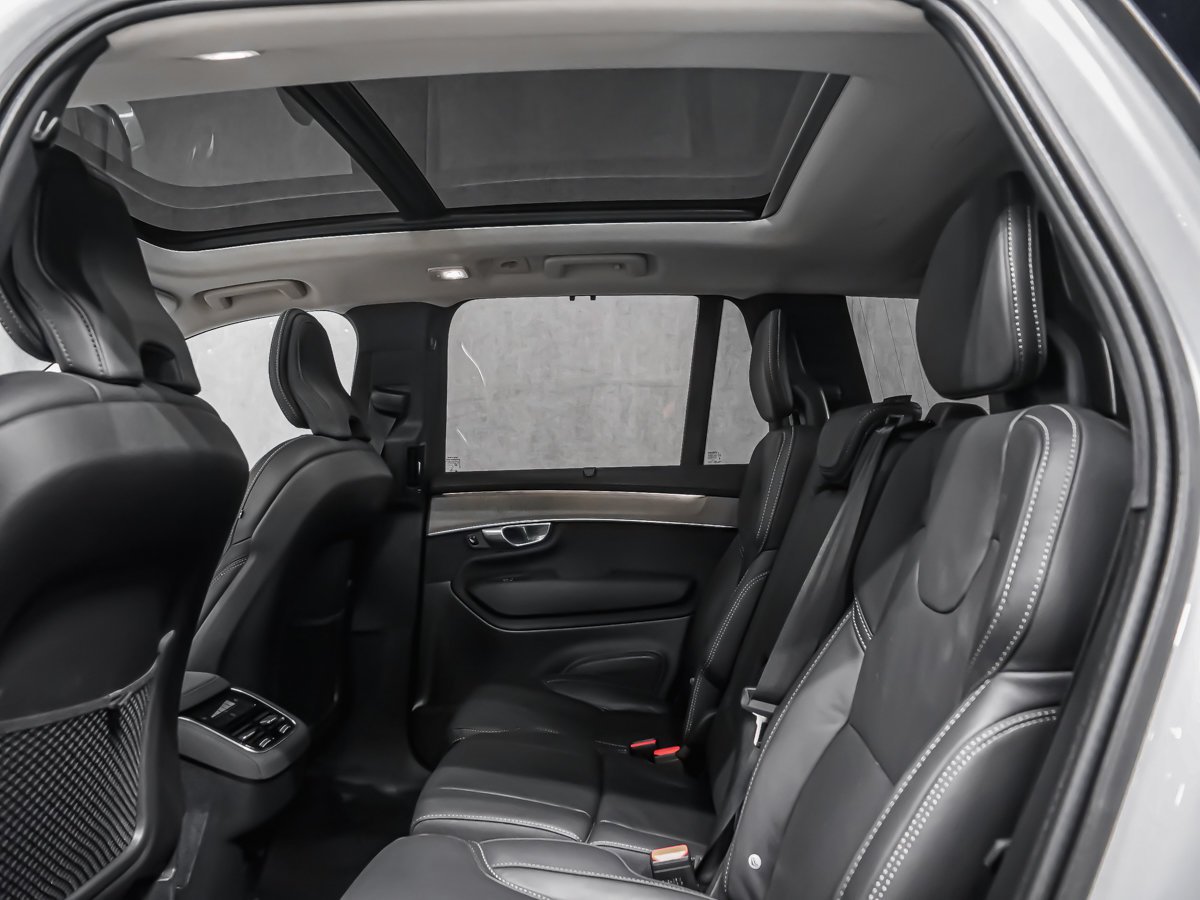 Volvo XC90 B6 ULTRA BRIGHT HARMAN KARDON AFFICH. TÊTE HAUTE 2026 Gris Montréal - photo #16