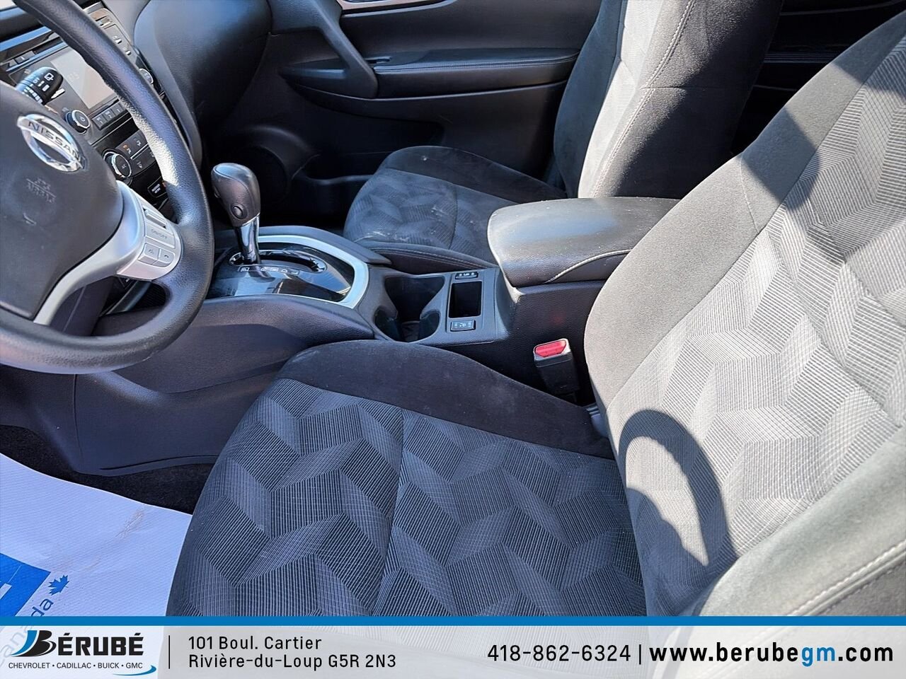 Nissan Rogue Traction intégrale, 4 portes S 2016 Blanc Rivière-du-Loup - photo #6