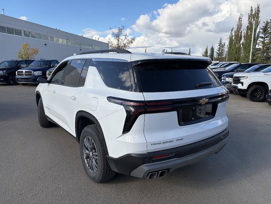 2026 Chevrolet Traverse LT AWD 2.5L | Trailering Package White