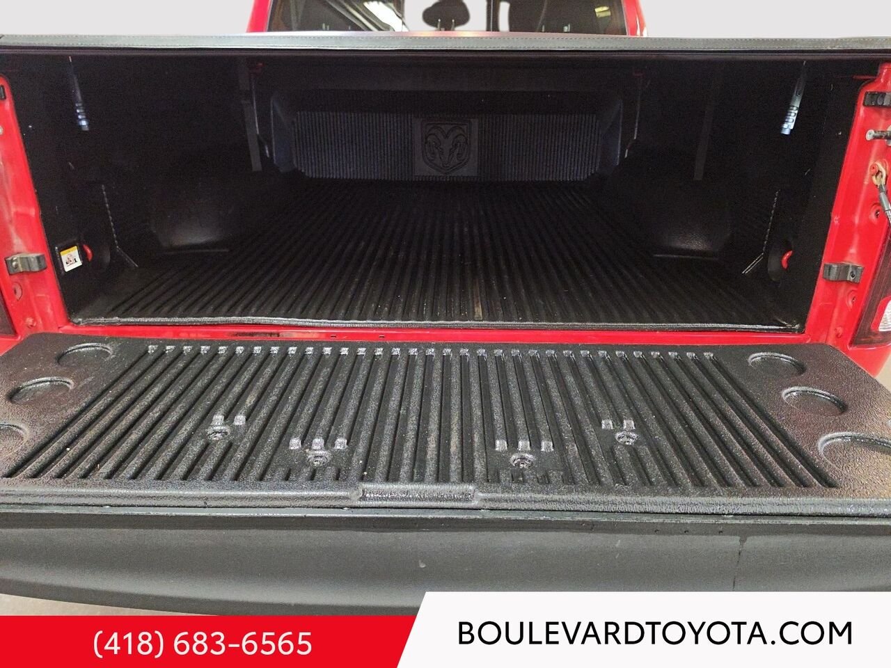 2021 Ram 1500 CLASSIC 100207B-50 | WARLOCK, 4X4 CABINE DE 5 PI 7 PO Red Québec - photo #23