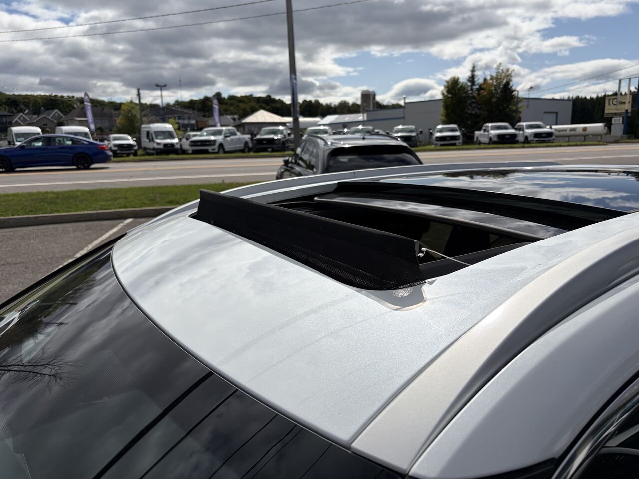 Nissan Rogue SV TI avec ensemble toit ouvrant 2025 Blanc Montmagny - photo #12