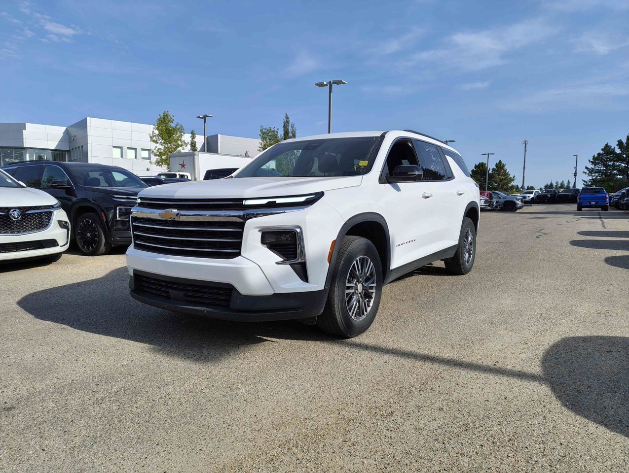 2025 Chevrolet Traverse AWD 4dr LT White Sherwood Park - photo #3