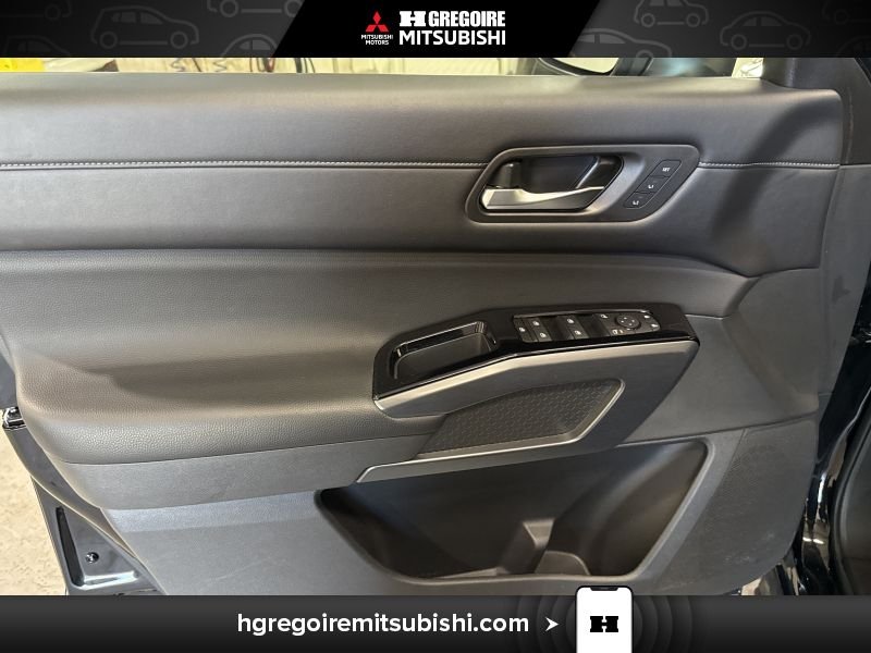 2024 Nissan Pathfinder Black Saint-Eustache - photo #12