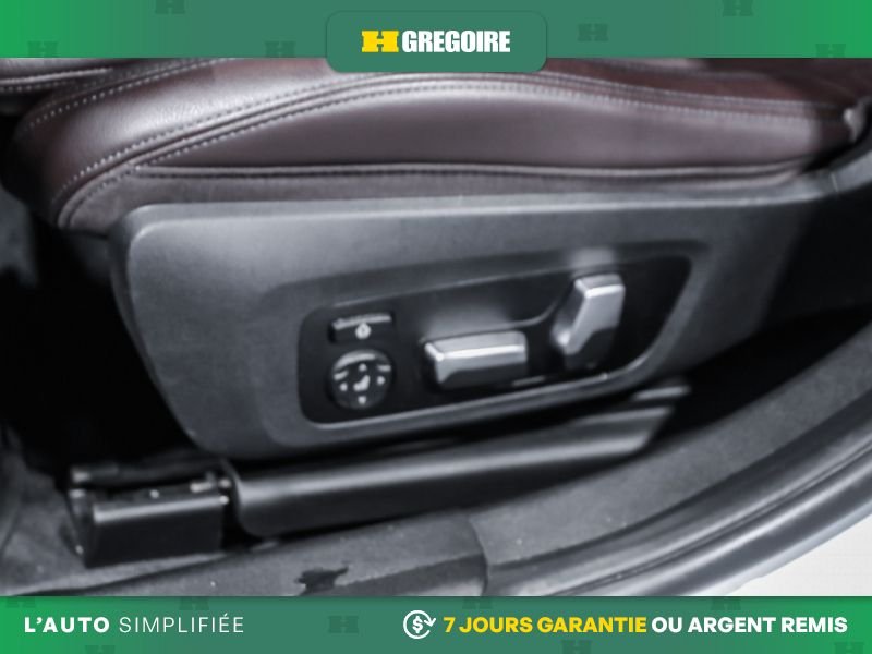 BMW 330I 823386 | 330i xDrive AUTO AC CUIR TOIT NAV MAGS CAM RECULE 2019 Argent Laval - photo #16