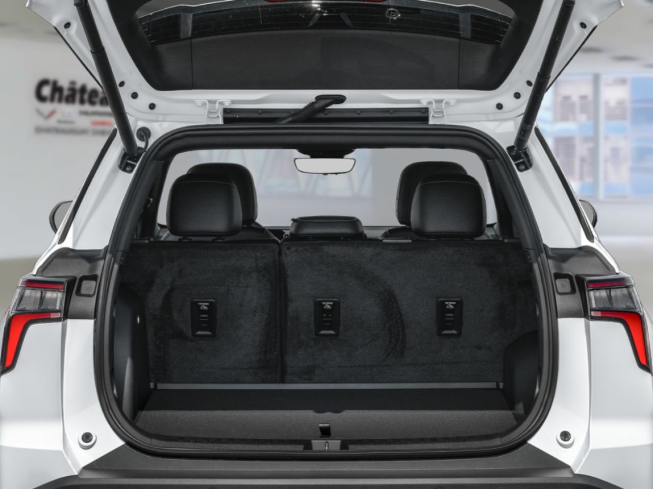 2027 CHEVROLET Equinox LT 4 portes à transmission intégrale avec 2LT Summit White Châteauguay - photo #5