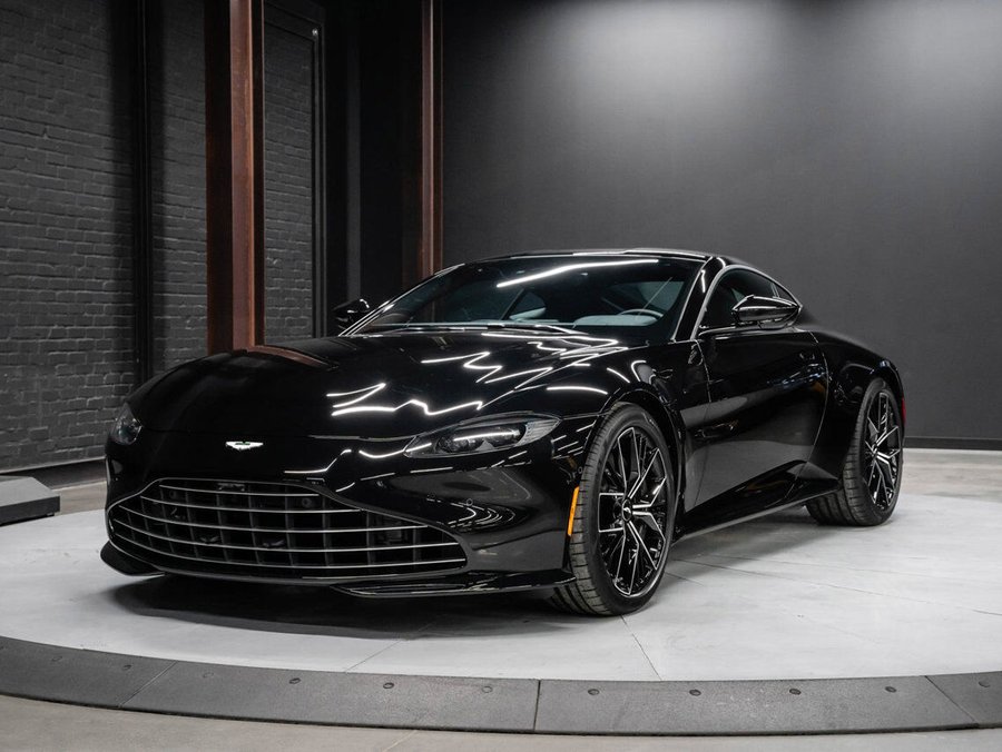 2023 Aston Martin Vantage | Delivery KMs | 360 Camera | Twin Turbo 4.0L V8 Black