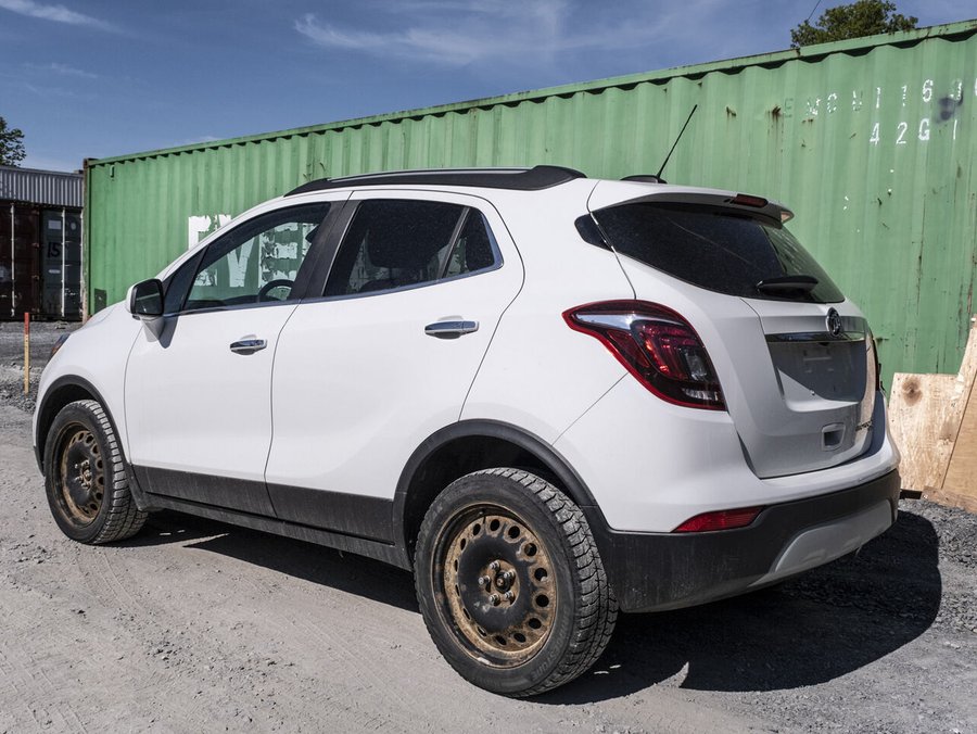 2022 Buick Encore AWD 4dr Preferred White