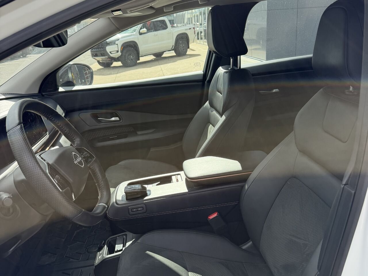 Nissan ARIYA awd carplay jamais accidenté 430 d'autonomie 2024 Blanc Châteauguay - photo #17