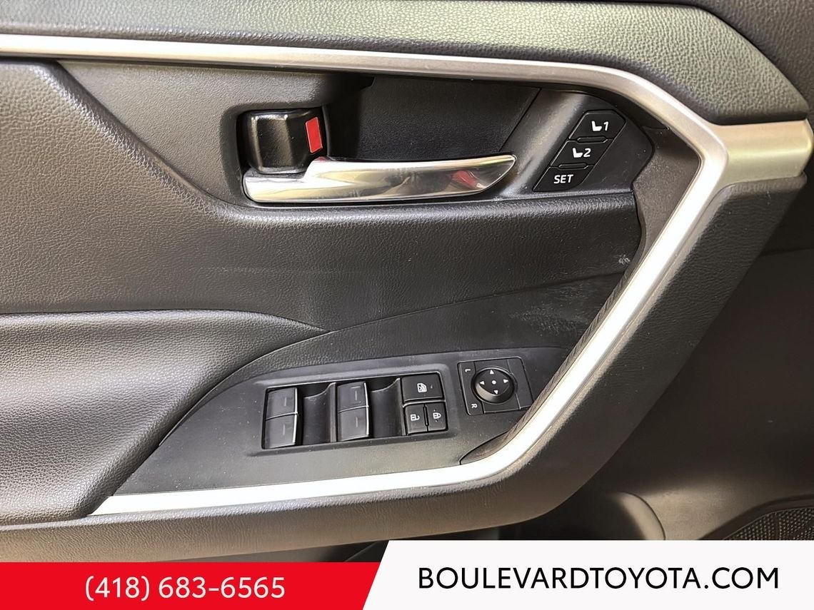 Toyota RAV4 99166A-80 | XLE Hybride 2024 Rouge Québec - photo #8