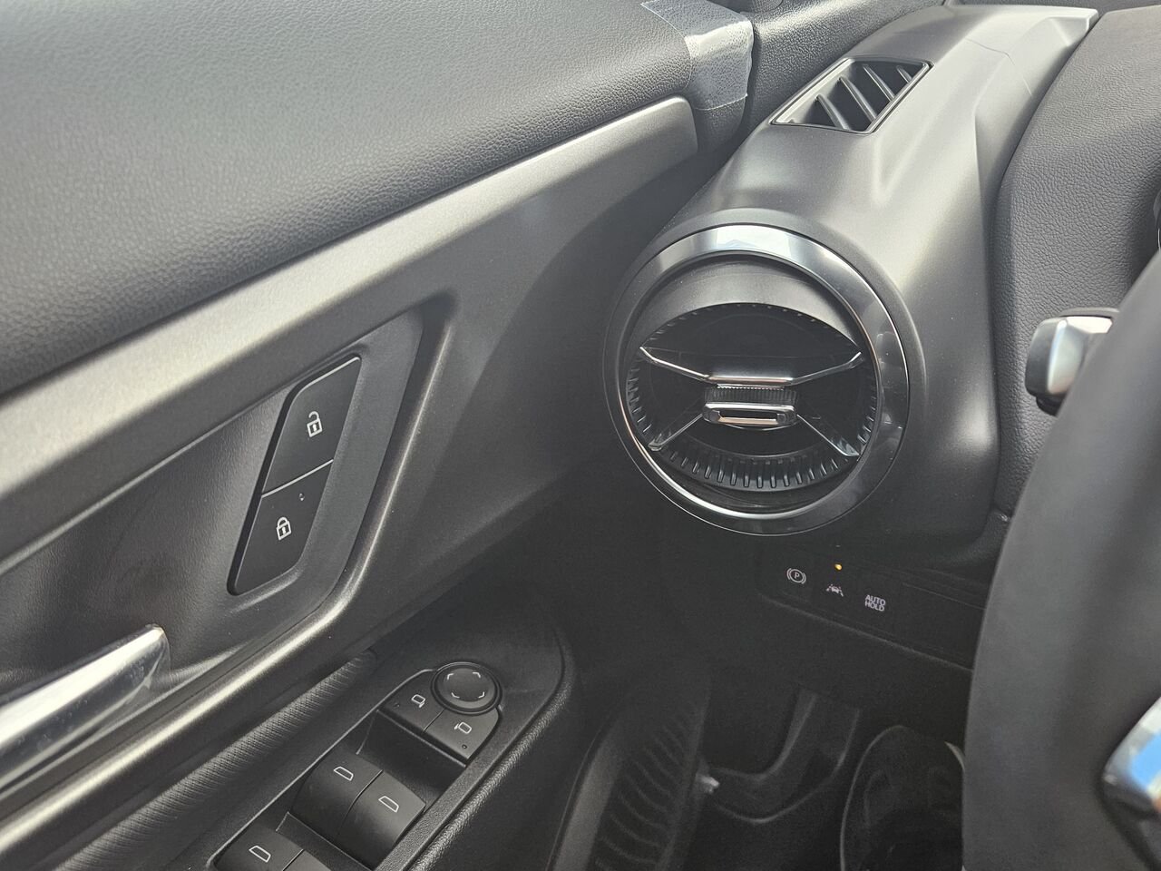 2027 Chevrolet Equinox EV LT1 4 portes avec PCY Black Thetford Mines - photo #11