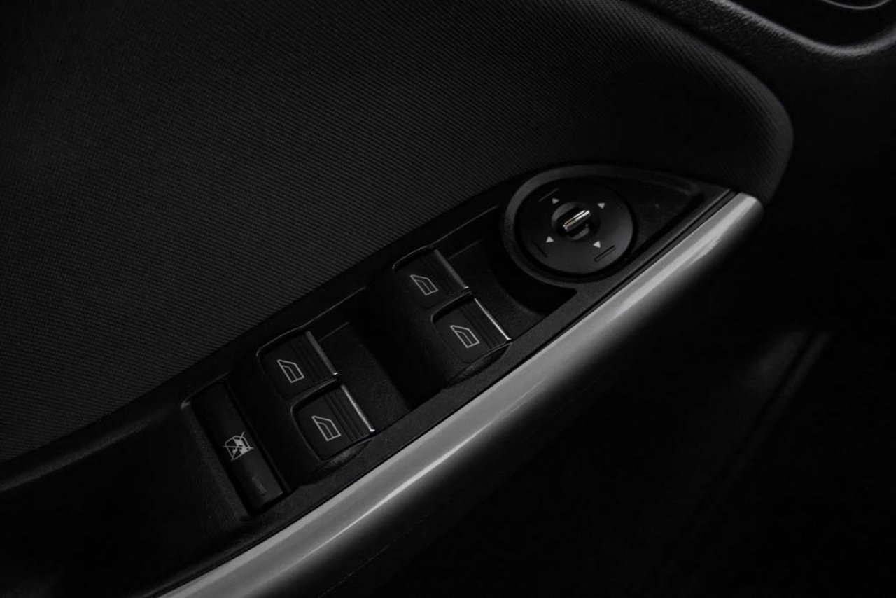 2012 Ford Focus 5dr HB SEL Red Sherwood Park - photo #14