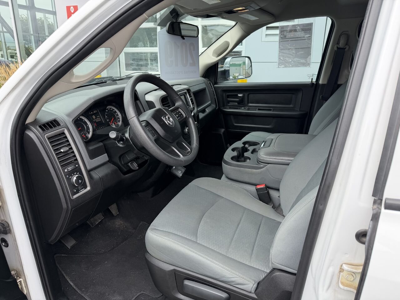 2019 Ram 1500 Classic White Saint-Eustache - photo #6
