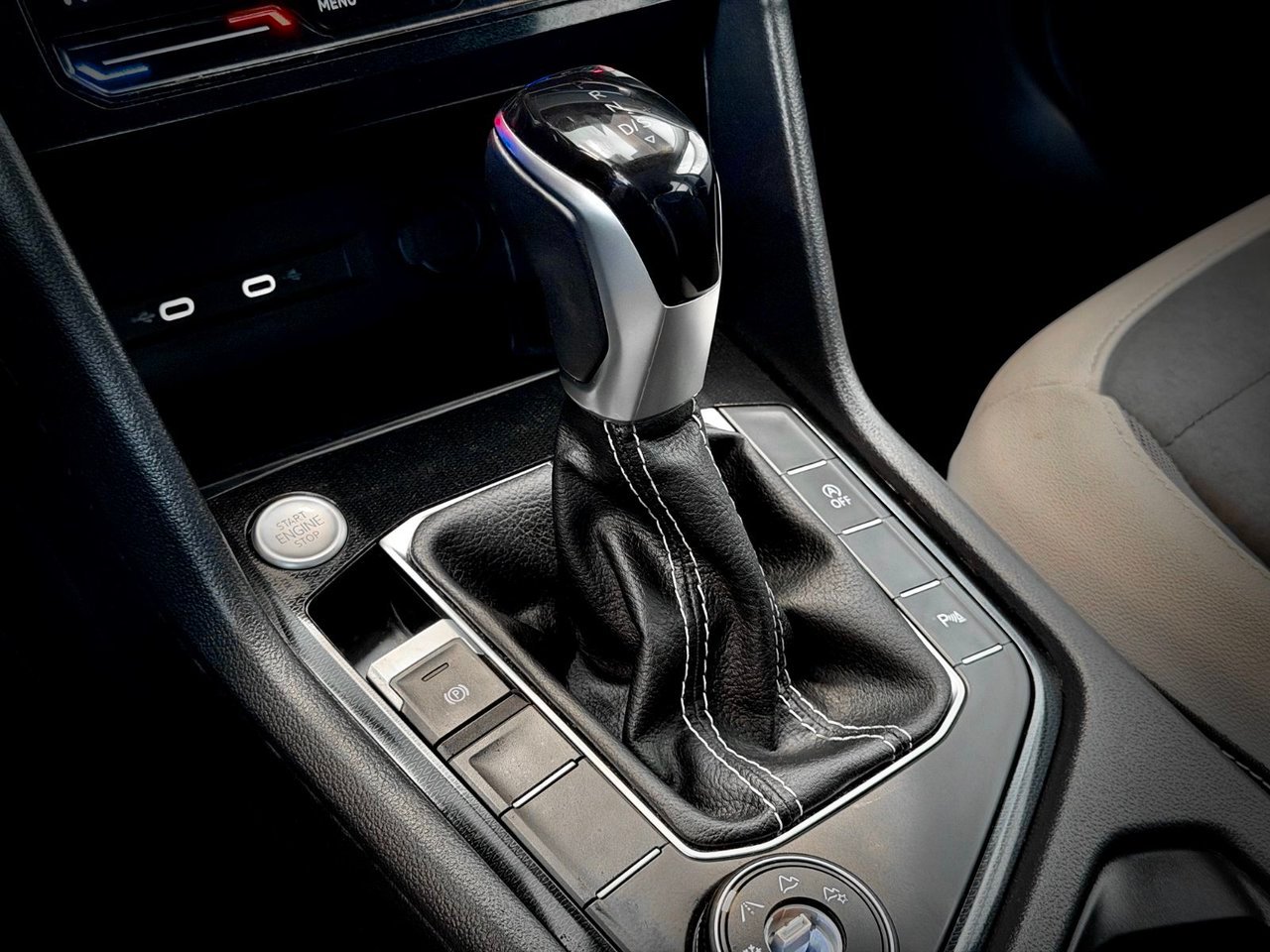 2025 Volkswagen Taos Silver Notre-Dame-des-Prairies - photo #27
