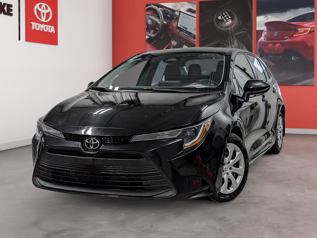 Toyota Corolla LE/SIÈGES CHAUFFANTS/CAMÉRA DE RECUL/BLUETOOTH/AC/ 2023 Noir minuit métallisé Sherbrooke - photo #0