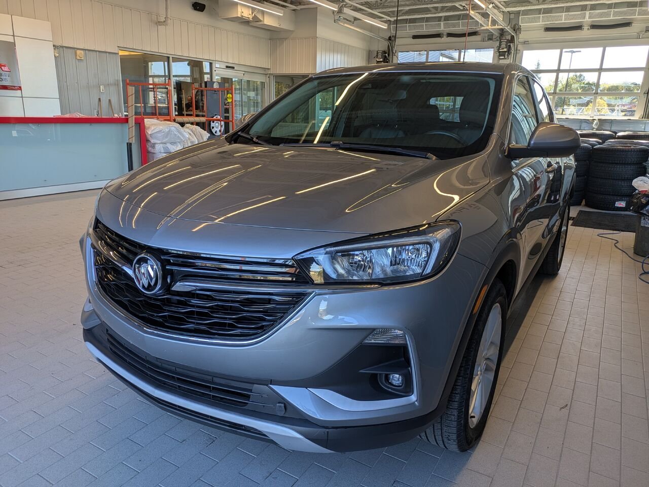 Buick Encore 2023 Gris Gatineau - photo #1