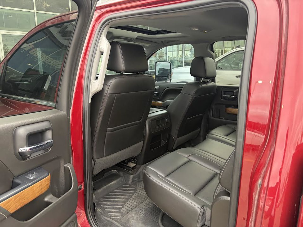 2018 Chevrolet Silverado 1500 4WD Crew Cab 143.5 LTZ w/1LZ Red Sherwood Park - photo #5