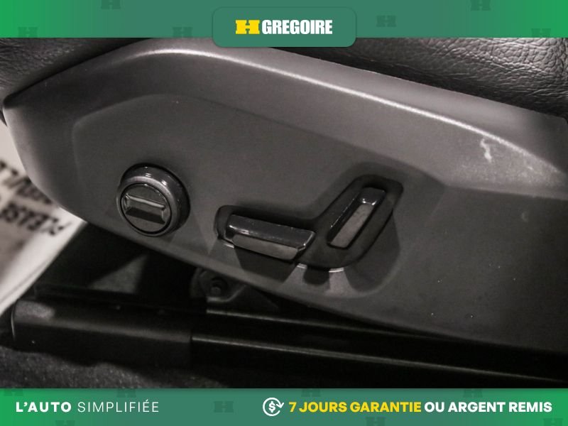 Volvo XC60 822801 | Plus Dark Theme AWD AUTO AC CUIR TOIT NAV MAGS CAM 2023 Gris Laval - photo #16