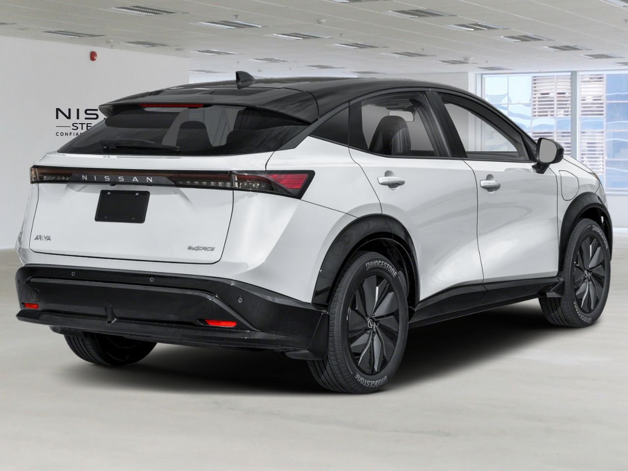 2027 Nissan ARIYA Everest White Pearl TriCoat/Black Diamond Metallic Ste-Agathe des Monts - photo #2