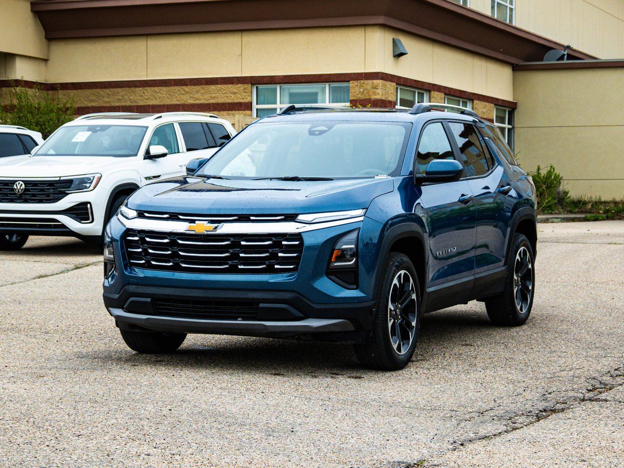 2026 Chevrolet Equinox AWD 4dr LT w/2LT Blue Sherwood Park - photo #3