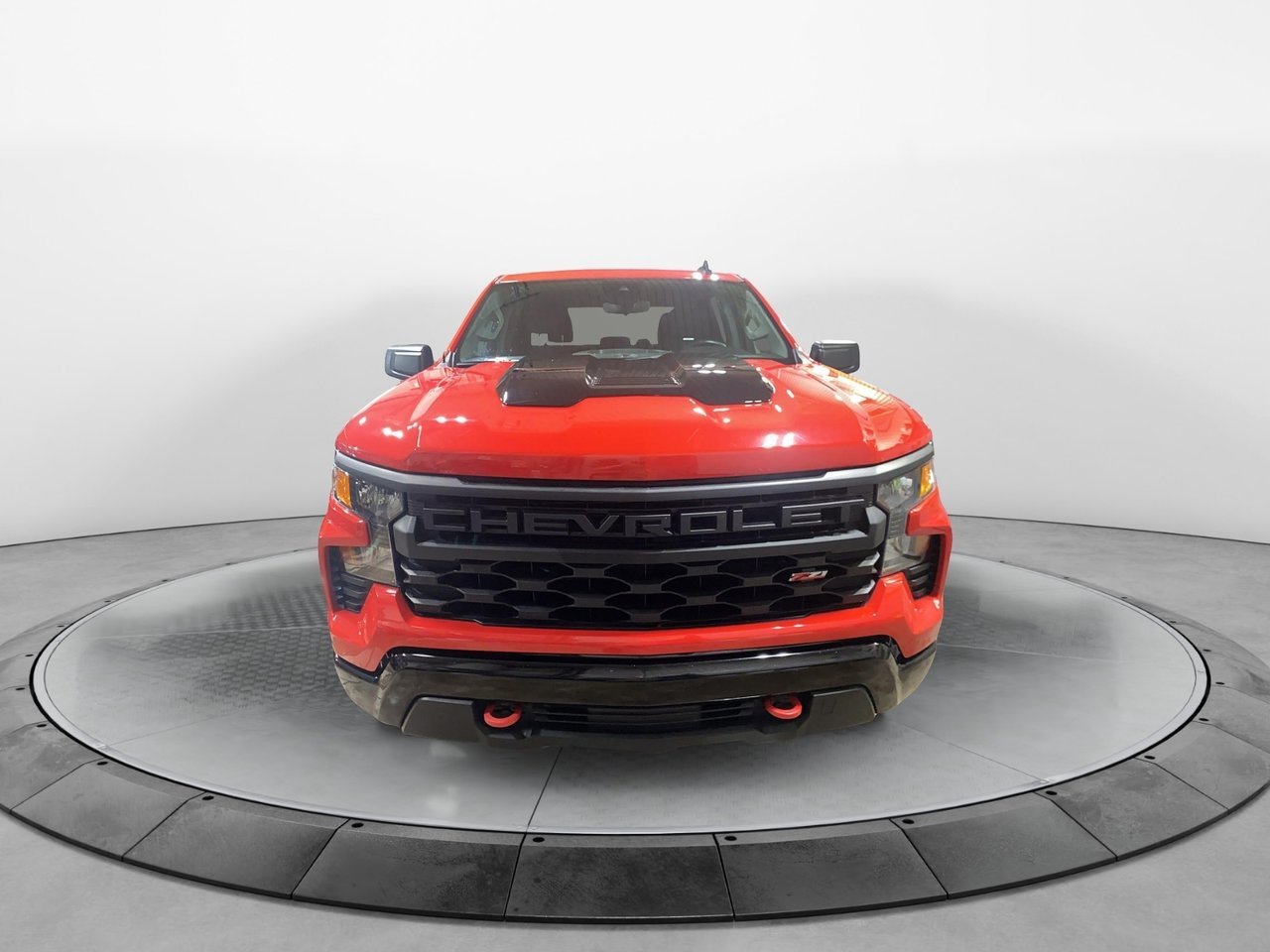 Chevrolet Silverado 1500 Custom Trail Boss 2024 Rouge Baie-Comeau - photo #1