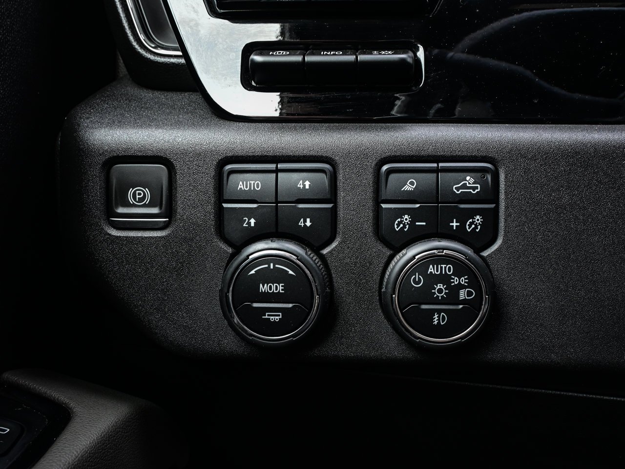 2024 Chevrolet Silverado 1500 4WD Crew Cab 147 ZR2 Black Sherwood Park - photo #21