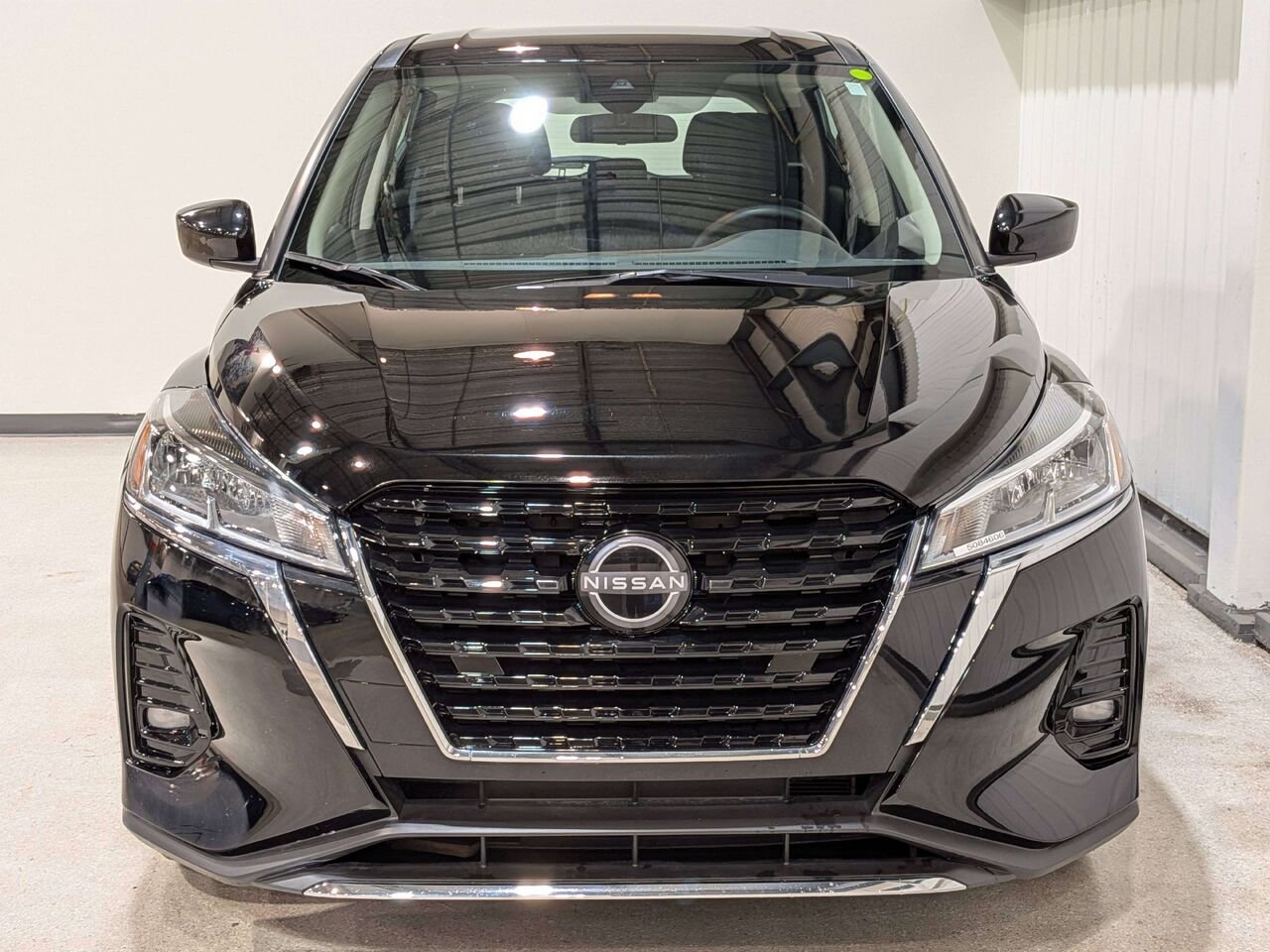 2024 Nissan Kicks S FWD Black Val-David - photo #3