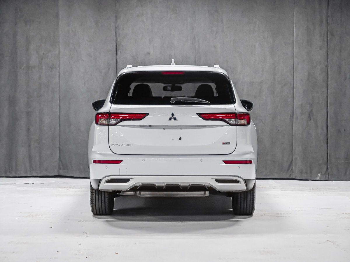 2023 Mitsubishi Outlander SEL S-AWC 7 PLACES White Montreal - photo #4