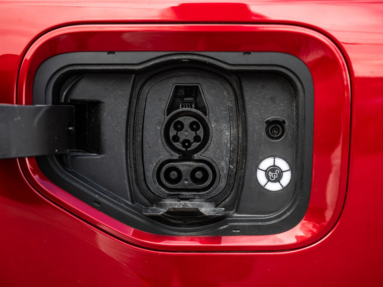 2024 Ford F-150 Lightning Red Sainte-Julienne - photo #12