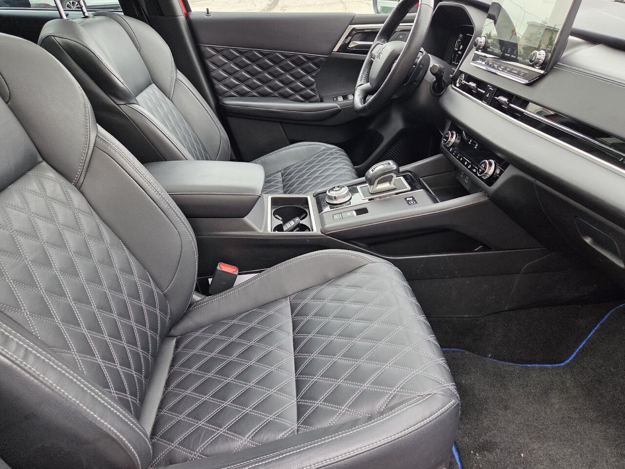 2023 MITSUBISHI Outlander Plug-In Hybrid Red Mont-Laurier - photo #11