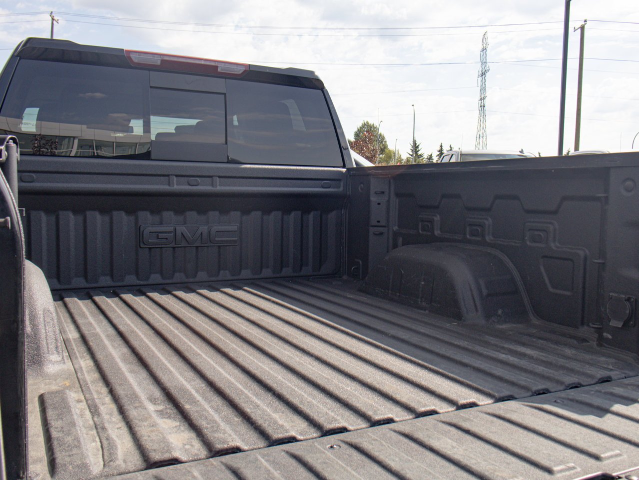 2024 GMC Sierra 1500 4WD Crew Cab 147 Elevation Black Sherwood Park - photo #10