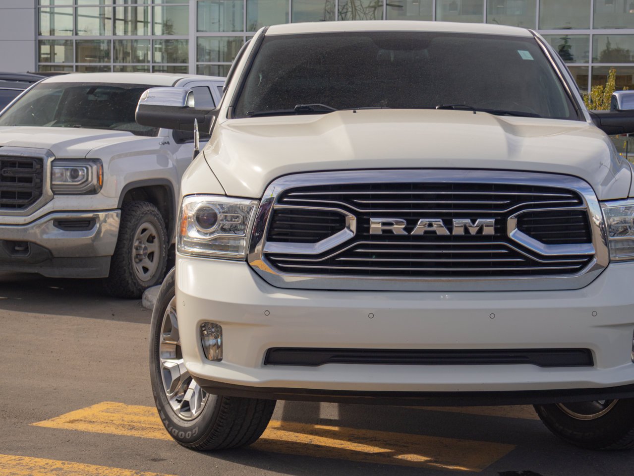 2018 Ram 1500 Limited 4x4 Crew Cab 5'7 Box *Ltd Avail* White Sherwood Park - photo #4