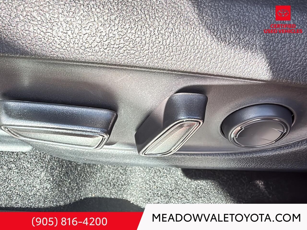 2021 Toyota RAV4 One owner, Red Mississauga - photo #9