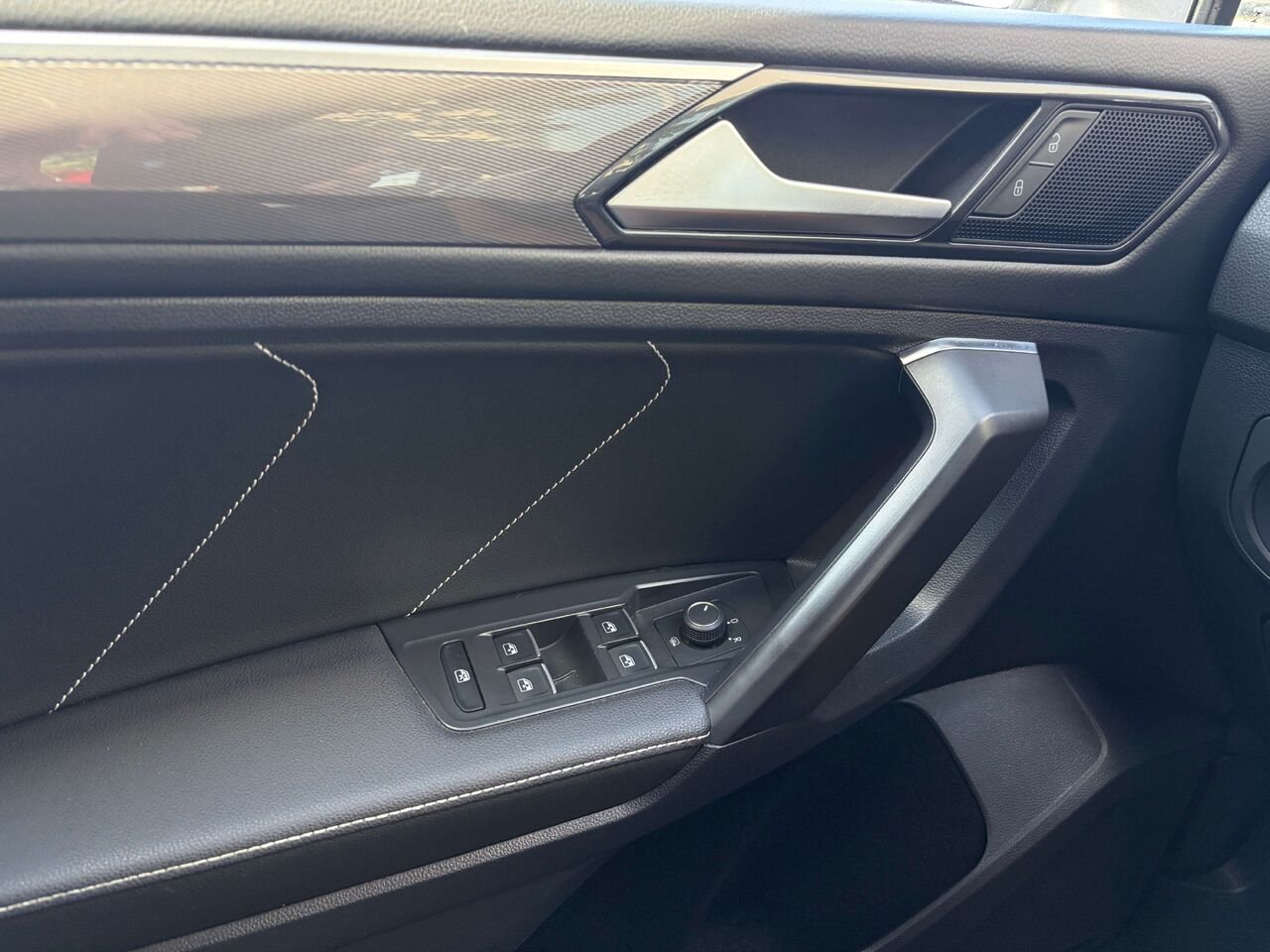 2023 Volkswagen Tiguan Comfortline R-Line Black Edition Grey Gatineau - photo #9