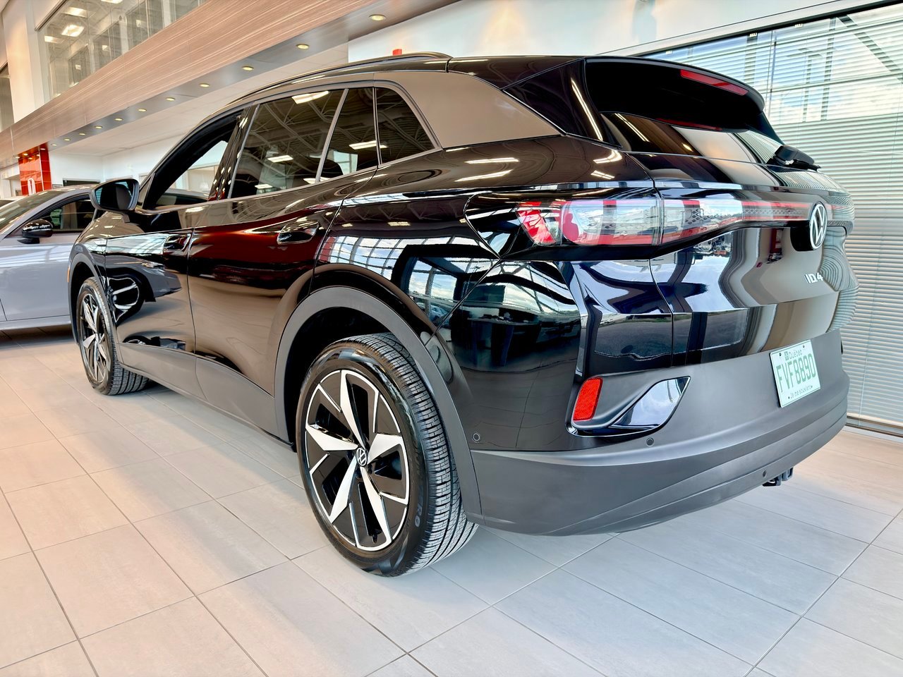 2024 Volkswagen ID.4 Black Notre-Dame-des-Prairies - photo #8