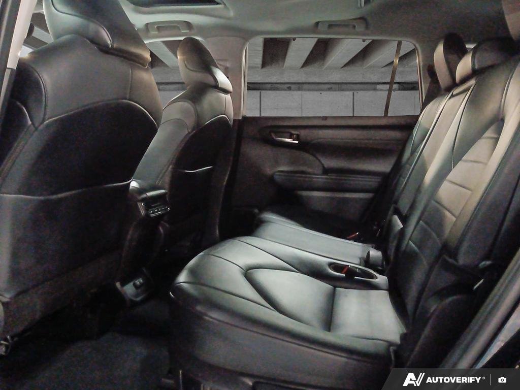 2021 Toyota Highlander 2602235A | XLE, well maintained local trade in. Black Edmonton - photo #21