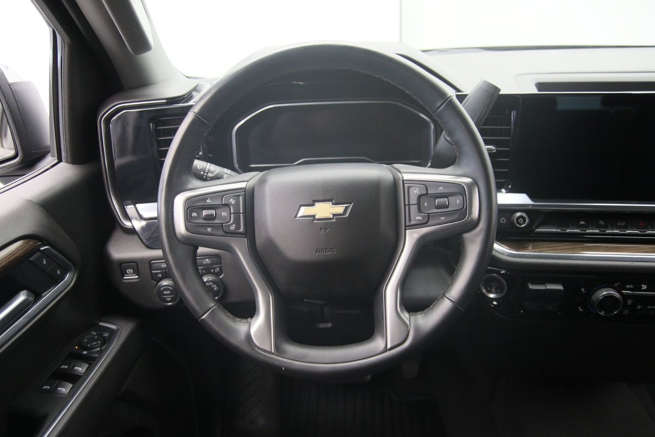 2025 Chevrolet Silverado 1500 LT Black Baie-Comeau - photo #10